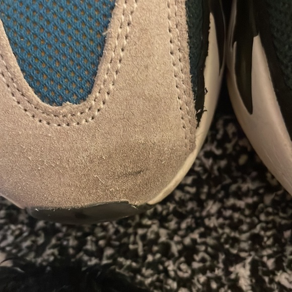 Adidas Yeezy Boost 700 Wave Runner - Picture 7 of 9